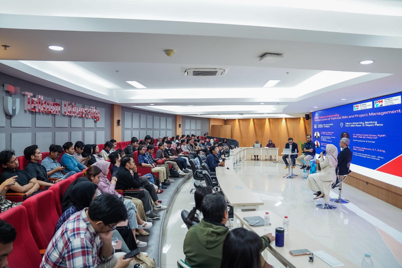 Puluhan mahasiswa Telkom University mengikuti Pendidikan Project Management yang digelar Profject Management Institute