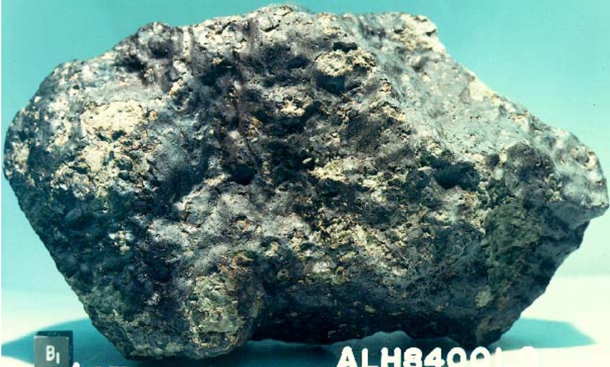 Penemuan meteorit ALH84001 dari Mars menjadi terobosan dalam ilmu pengetahuan planet. 