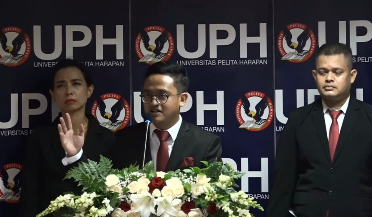 Pakar hukum merek Arimansyah (tengah)