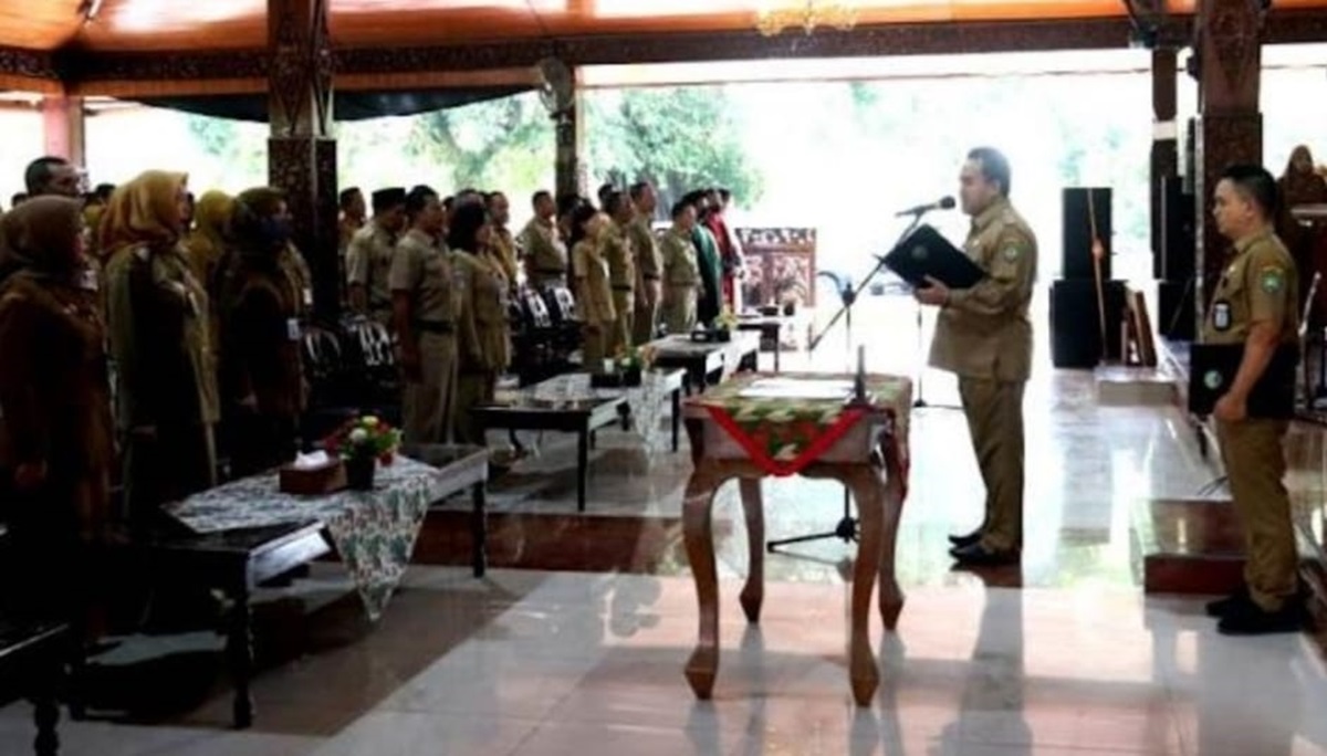 Pelantikan 22 pejabat di Kabupaten Blora, Jawa Tengah, pada 22 Maret lalu dibatalkan karena dinilai melanggar surat edaran Mendagri.