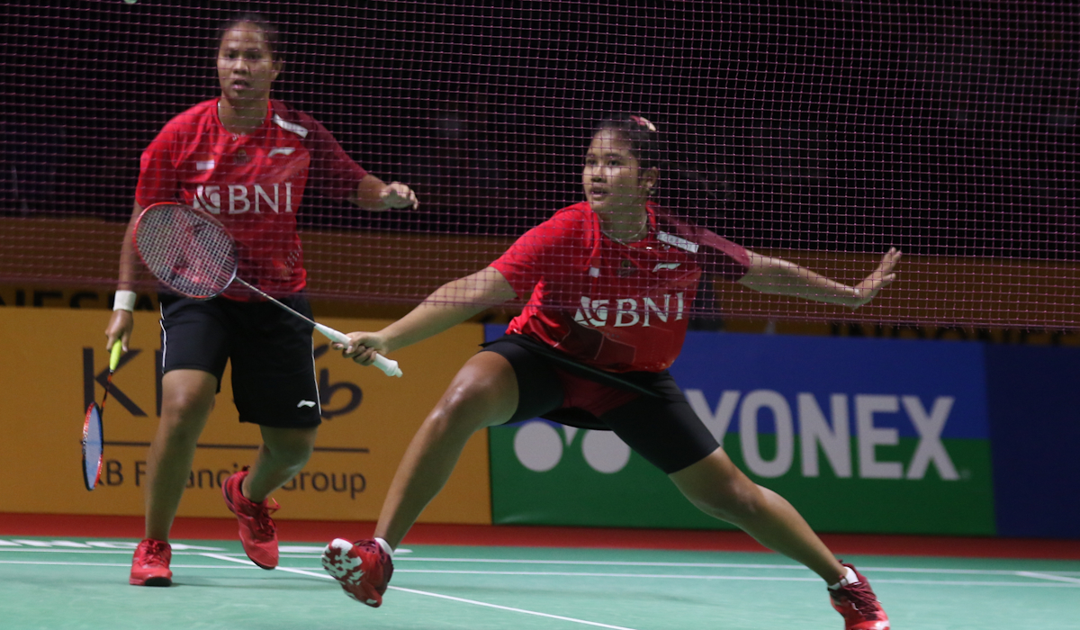 Pebulu tangkis ganda putri Indonesia Jesita Putri Miantoro (kanan) dan Febi Setianingrum (kiri)