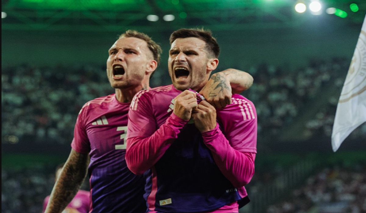 Pemain timnas Jerman melakukan selebrasi usai mencetak gol ke gawang timnas Yunani di laga persahabatan.