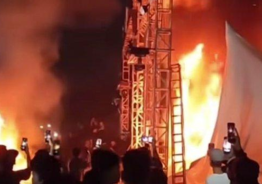 Konserr NDX AKA dan Guyon Waton di Lentera Festival di Lapangan Pasar Kemis, Tangerang, Minggu malam berakhir ricuh