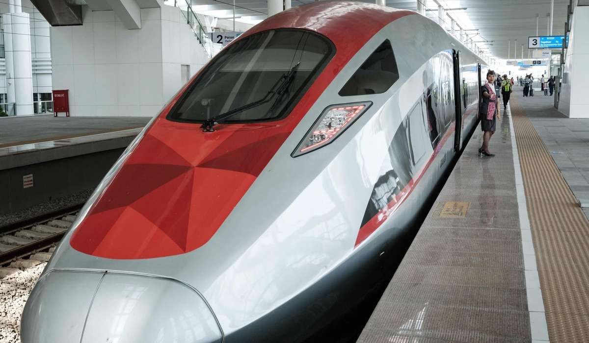 Kereta Cepat Jakarta Bandung, Whoosh.