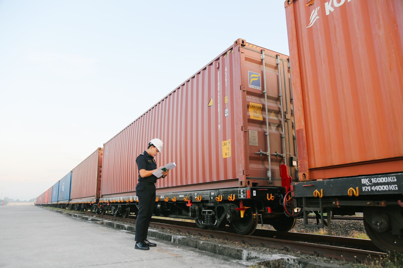 ilustrasi : Update Penyelesaian Kontainer Tertahan di Tanjung Priok dan Tanjung Perak.