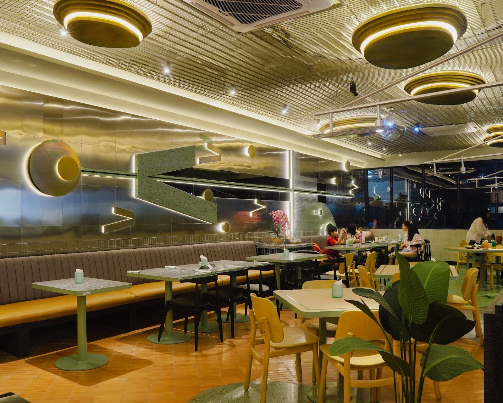 Salah satu area di Mainstreet Dining & Coffee