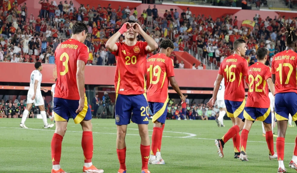 Pedri melakukan selebrasi usai mencetak gol untuk timnas Spanyol.