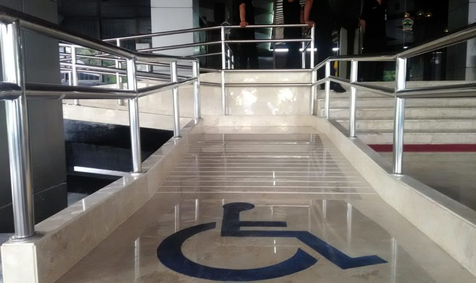 Akses jalan ramah difabel