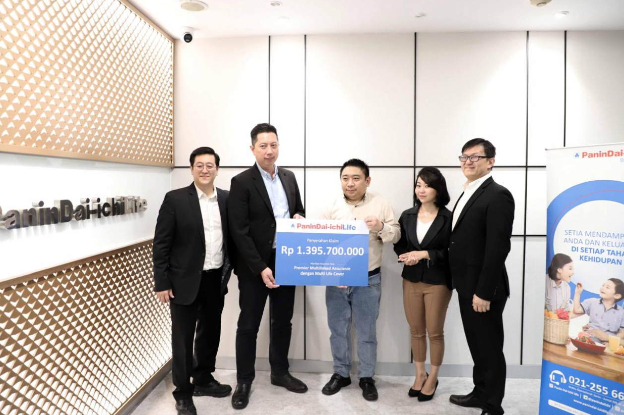Panin Dai-ichi Life Bayar Klaim Rp1,3 Miliar kepada Ahli Waris