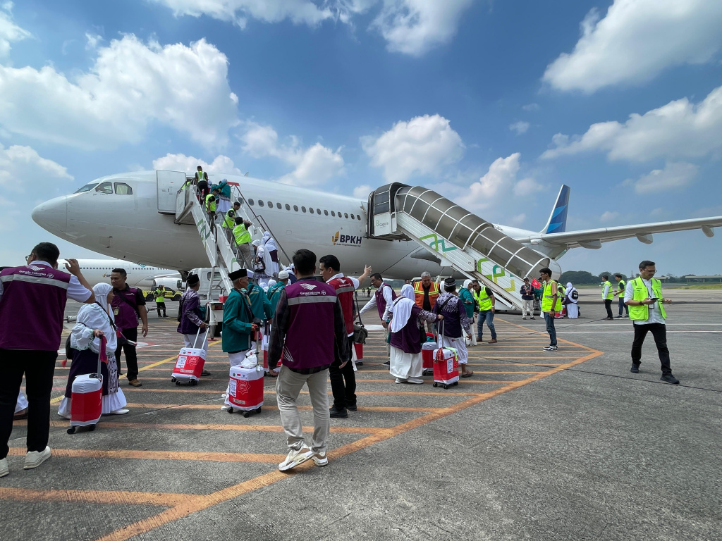 Keberangkatan calon jemaah haji 