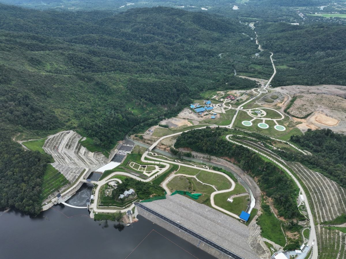 Foto udara, Bendungan Ameroro di Kecamatan Uepai, Konawe, Sulawesi Tenggara, Selasa (14/5/2024).