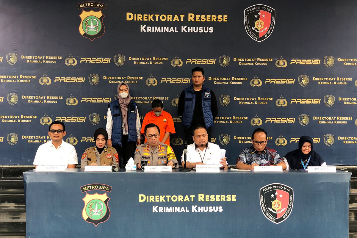 Konferensi pers kasus dugaan perbuatan asusila terhadap anak yang dilakukan ibu kandungnya.