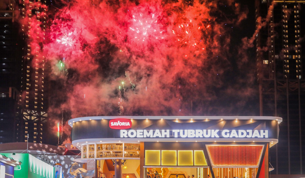 Pesta kembang api menandai pembukaan Jakarta Fair Kemayoran (JFK) 2024 di JIExpo, Kemayoran, Jakarta 