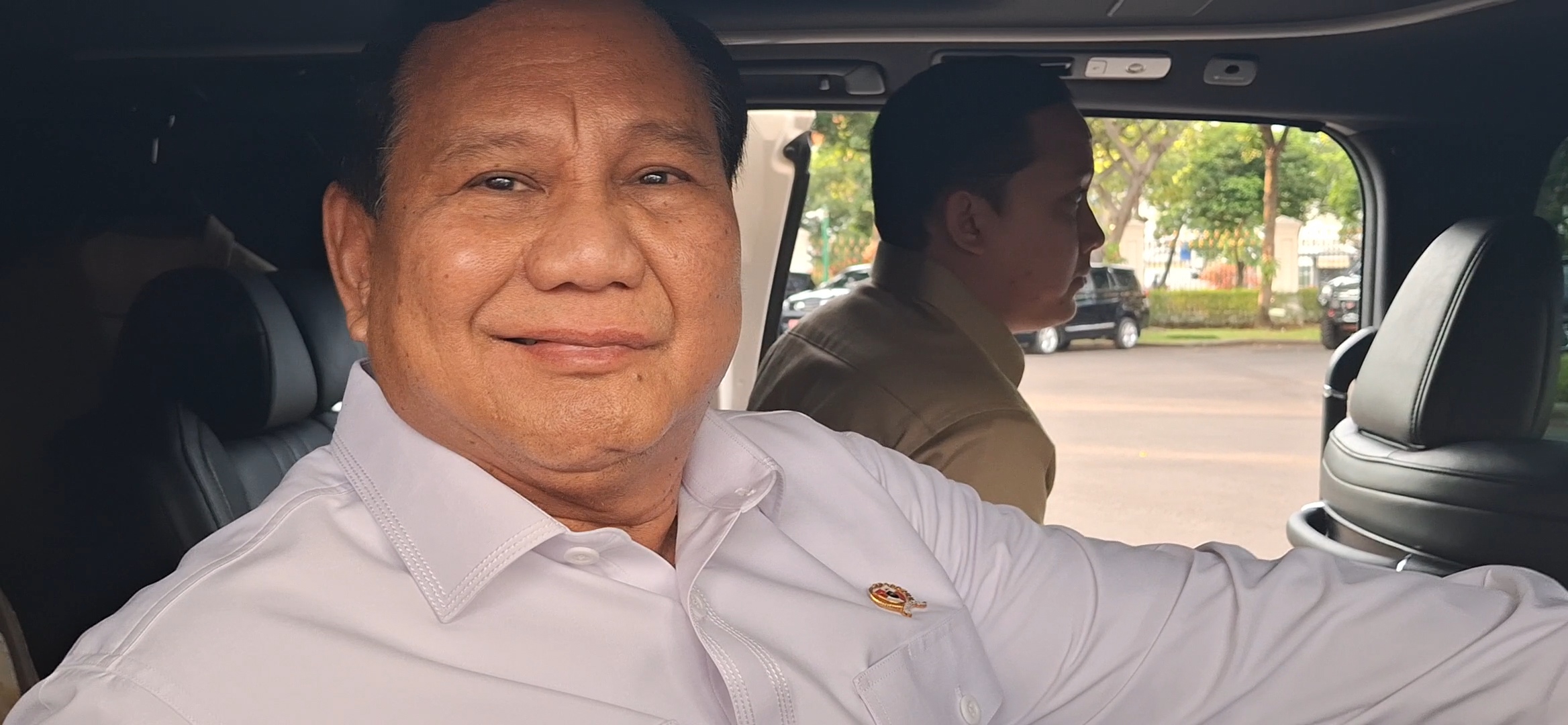 Prabowo tersenyum tiga kader Gerindra jabat komisaris BUMN