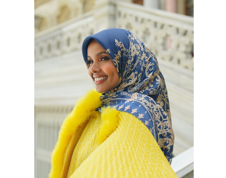 Koleksi The Crown Series dari Buttonscarves.