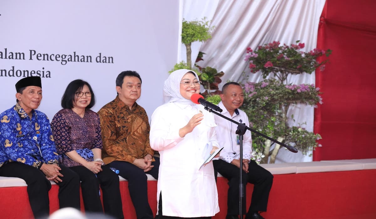 Menaker Ida Fauziah tekankan pentingnya kesehatan pada tenaga kerja wanita