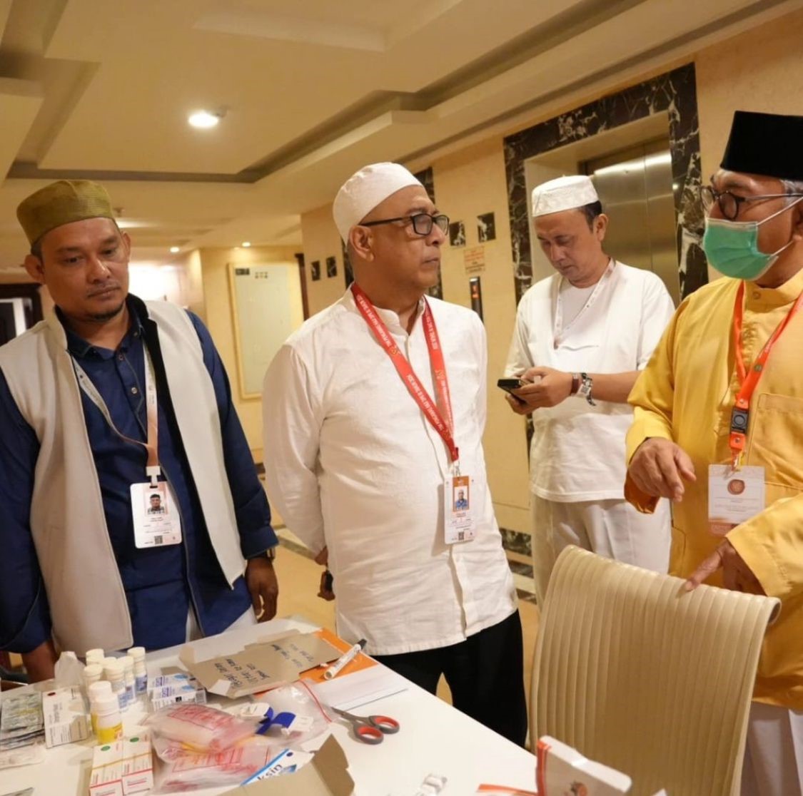 Anggota Timwas Haji DPR RI Syarief Abdullah Alkadrie melakukan kunjungan ke pemondokan jemaah haji Indonesia asal Kalimantan Barat di Mekah