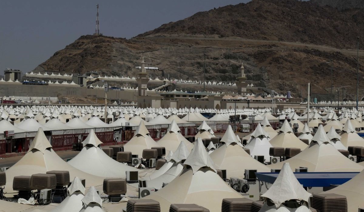 Ilustrasi tenda di Mina.