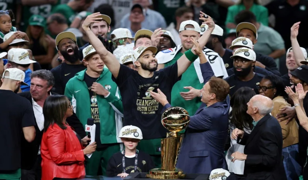 Boston Celtics melakukan selebrasi usai menjadi juara NBA