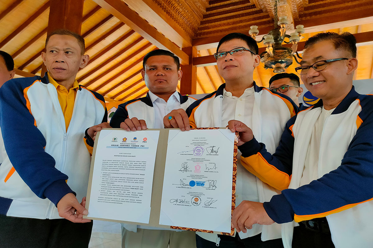 Empat pimpinan parpol di Kabupaten Cianjur, Jawa Barat, memperlihatkan kesepakatan membentuk Koalisi Sugih Mukti menghadapi Pilkada 2024