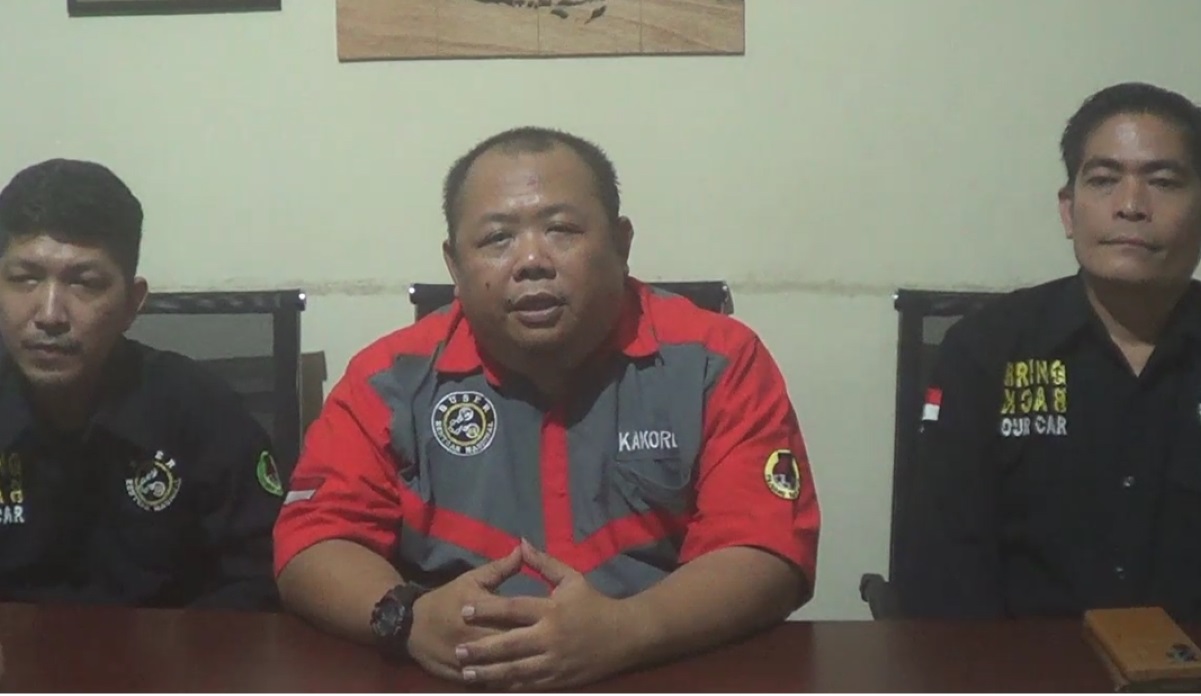 Organisasi pengusaha rental mobil meminta Polres Metro Jakarta Timur mengusut tuntas kasus penggelapan mobil dialami bos rental, Burhanis.