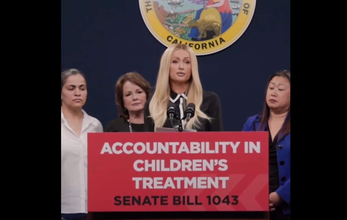 Paris Hilton mengatakan ia pernah dicekokin obat-obatan dan dilecehkan secara seksual ketika dilembagakan saat remaja.