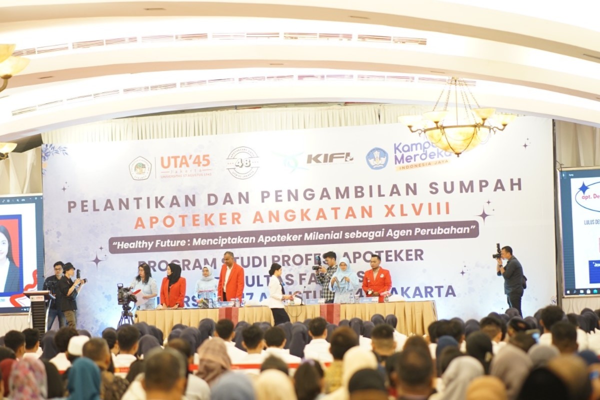 Pelantikan dan Pengambilan Sumpah Apoteker UTA '45