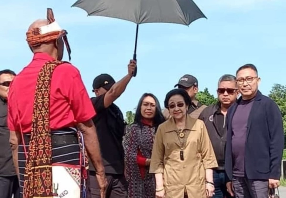 Ketua Dewan Pengarah BPIP, Megawati Soekarno Putri, bersama Ganjar Pranowo dan Mahfud MD, menghadiri perayaan Hari Lahir Pancasila