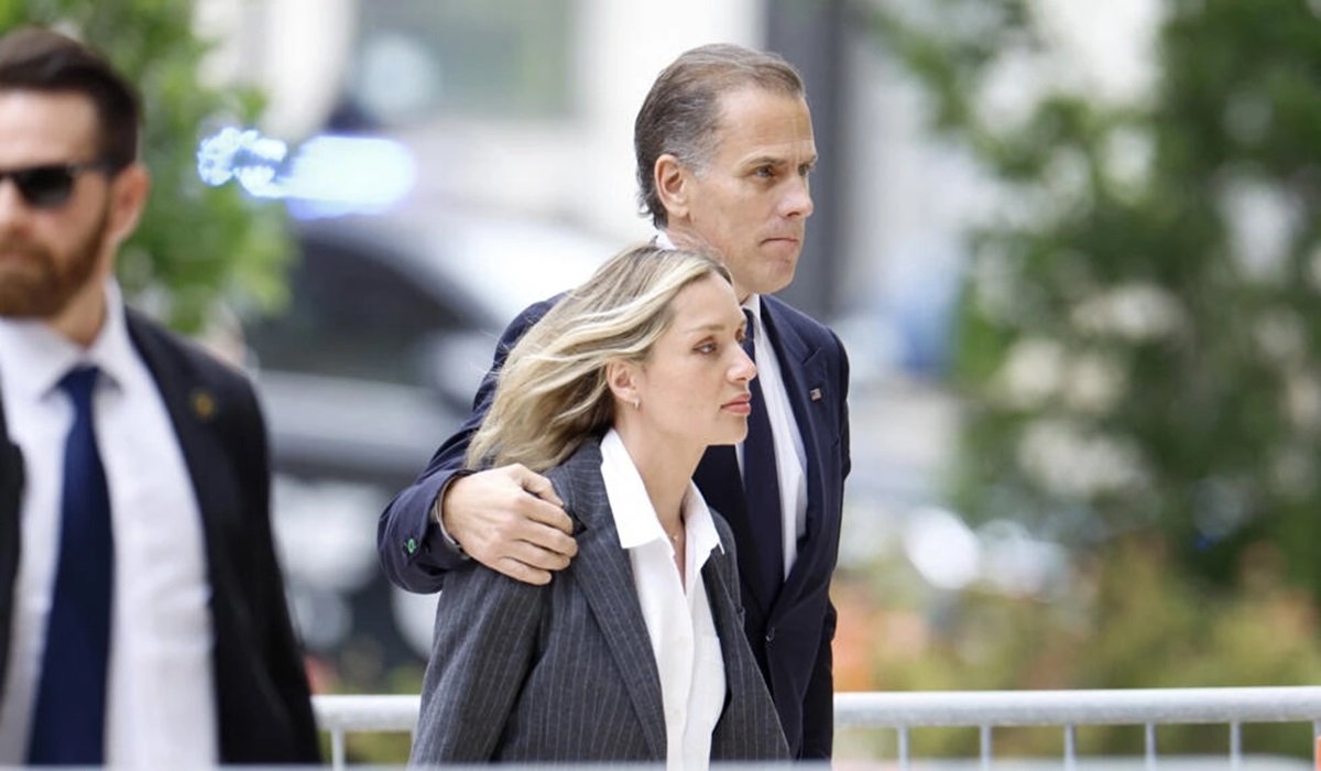 Hunter Biden bersama istrinya, Melissa Cohen Biden, saat tiba di pengadilan Delaware, Selasa (11/6).