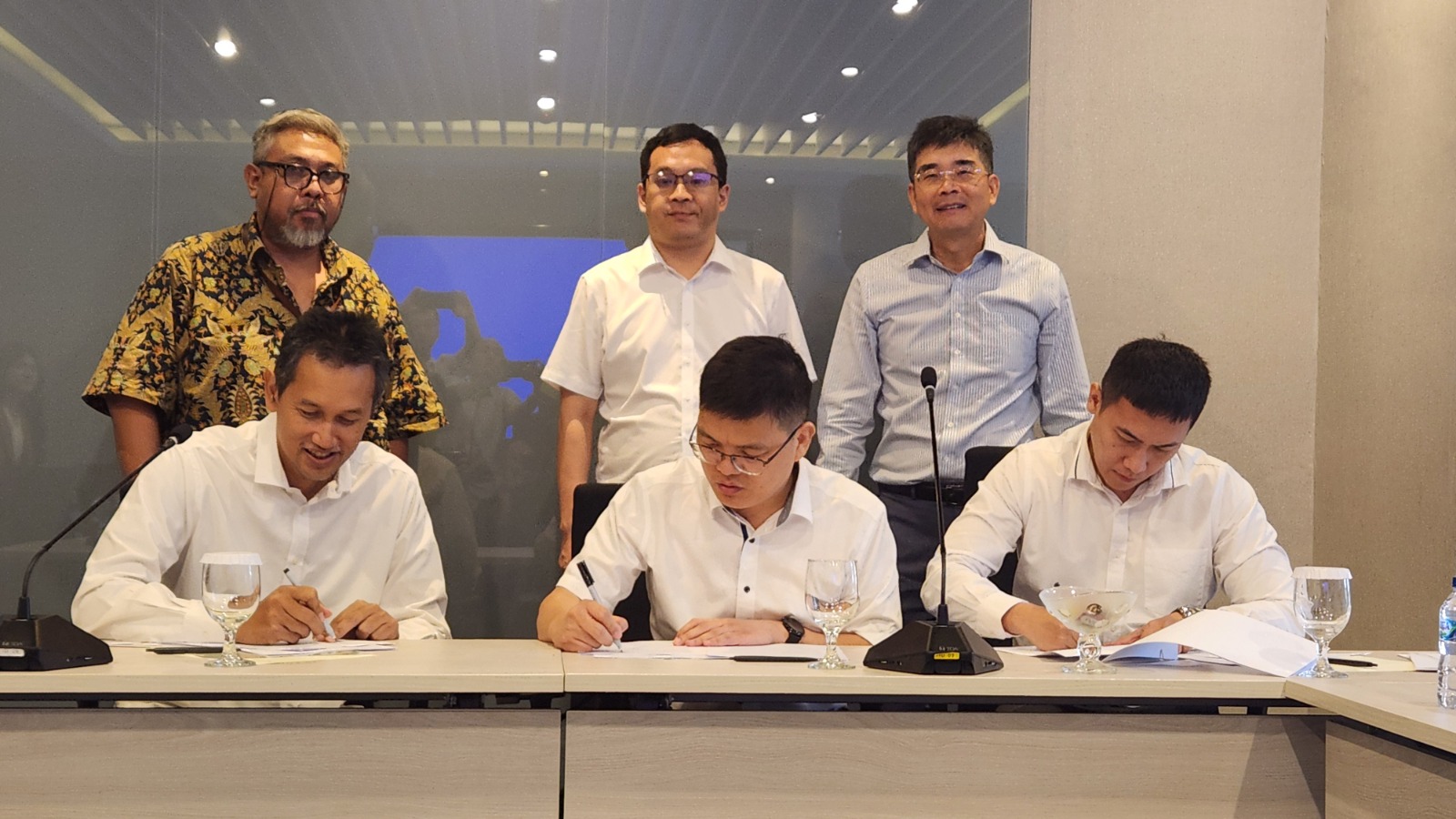 Penandatanganan MoU Guangzhou Trading Exchange Corporation dan PT Kushan Samudera Sinergi, di Jakarta, Kamis (27/6).