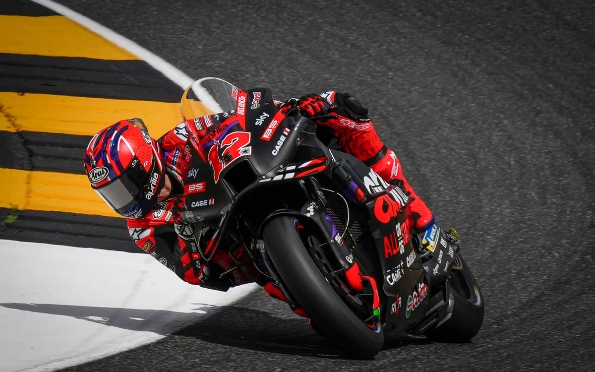 Francesco Bagnaia mendominasi sesi kualifikasi MotoGP Italia, namun kegembiraannya dipotong hukuman grid tiga tempat setelah insiden latihan