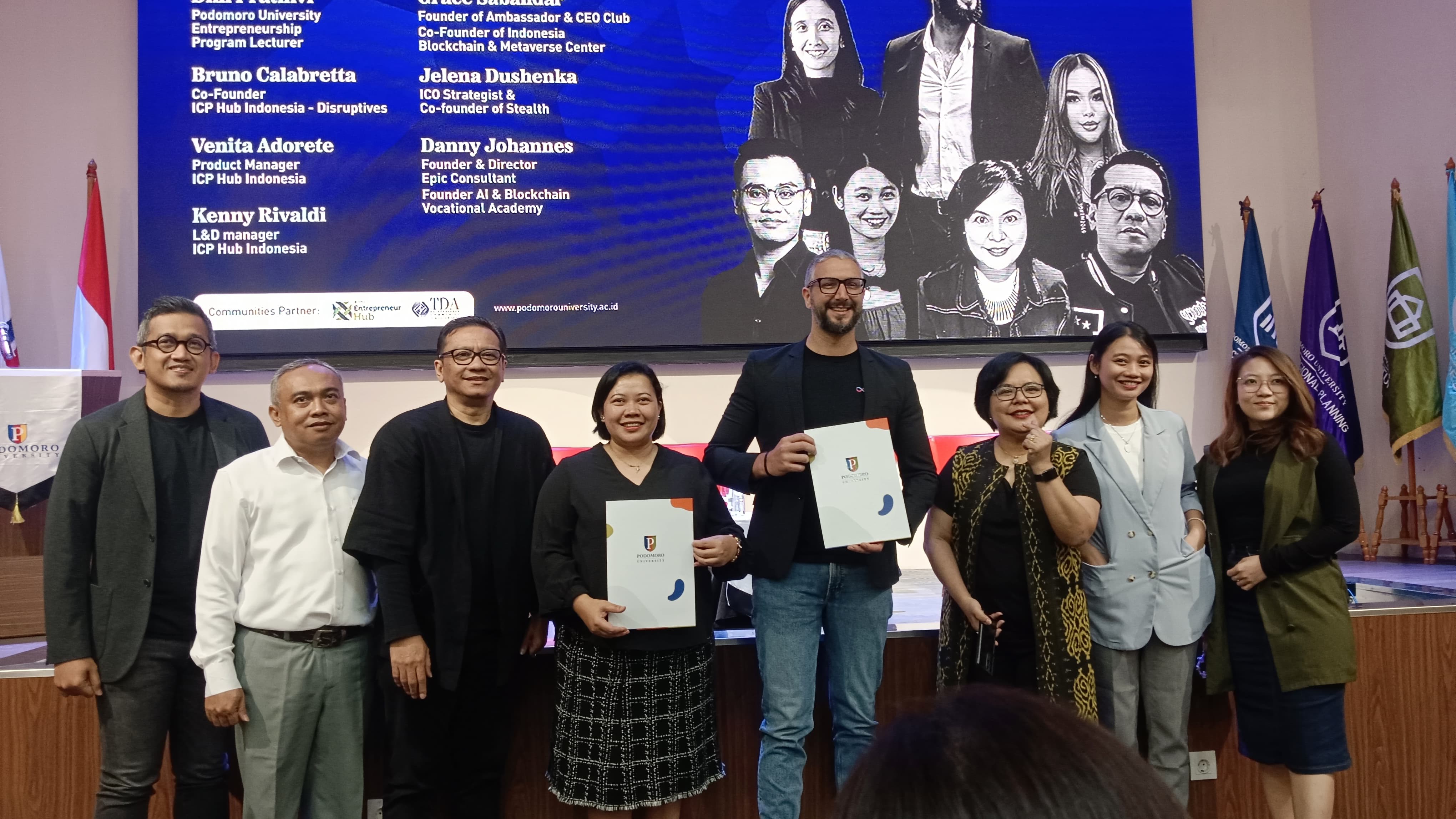 Kembangkan bakat muda untuk menempatkan Indonesia sebagai pemimpin teknologi global.