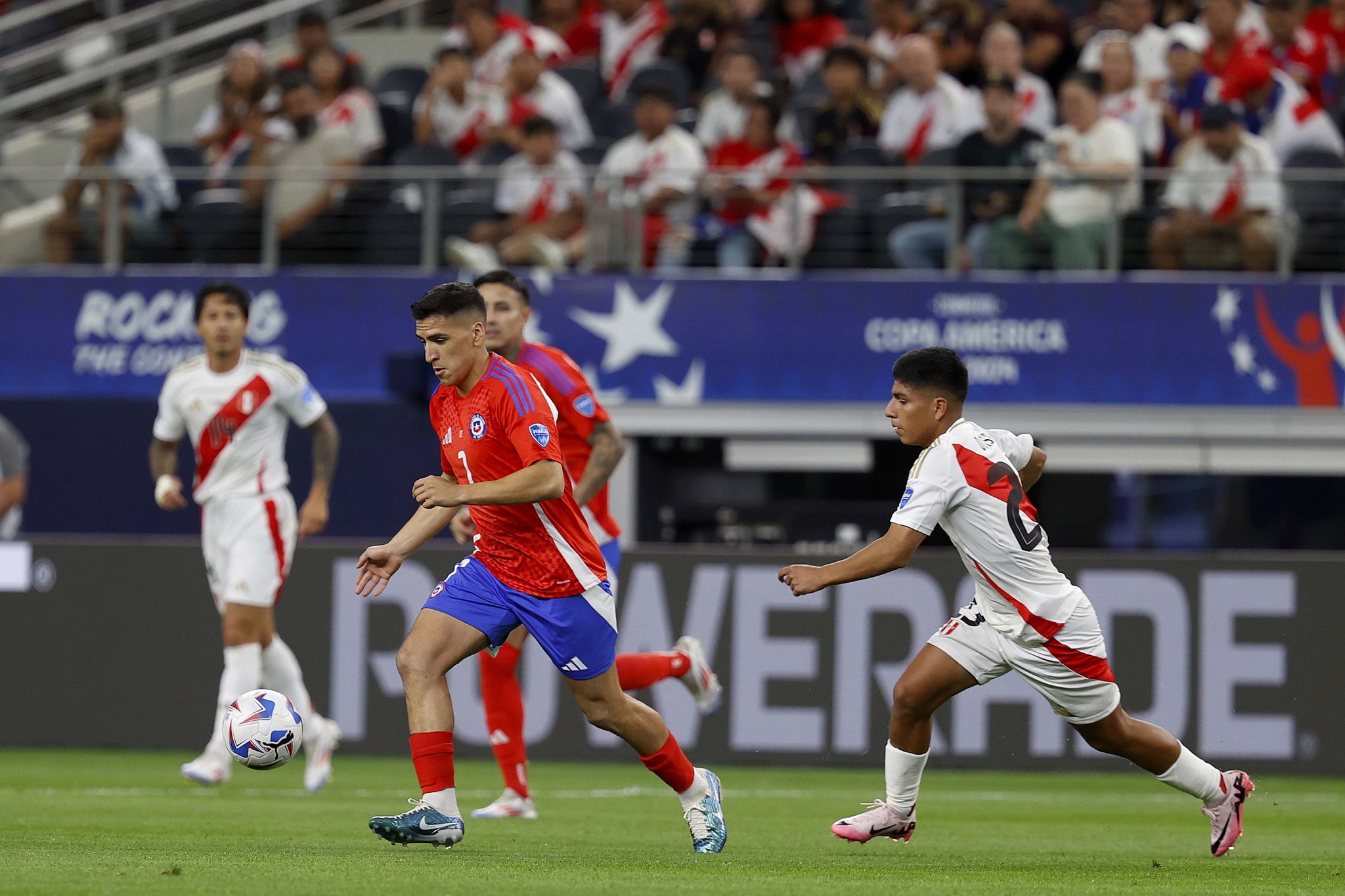 Chile vs Peru: Chile mendominasi, Babak Pertama Masih Imbang 0-0
