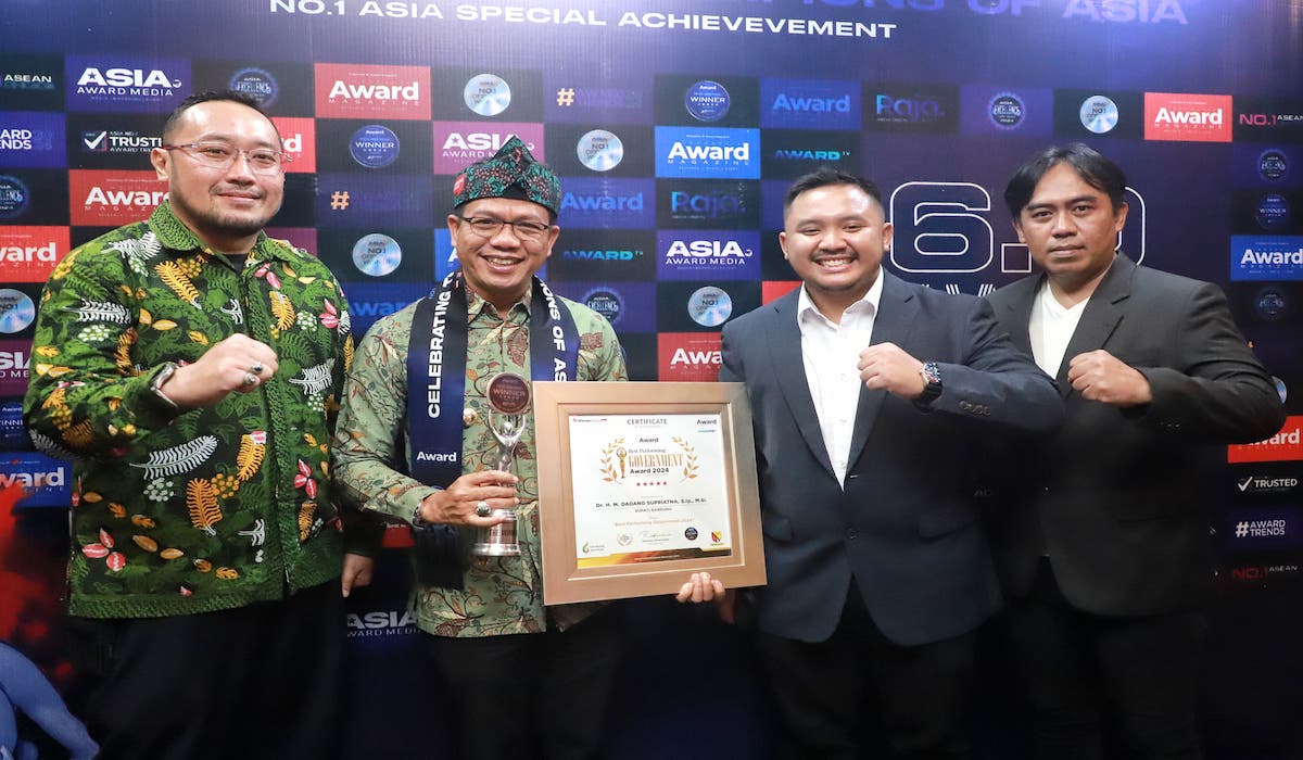Bupati Bandung raih penghargaan di tingkat ASEAN