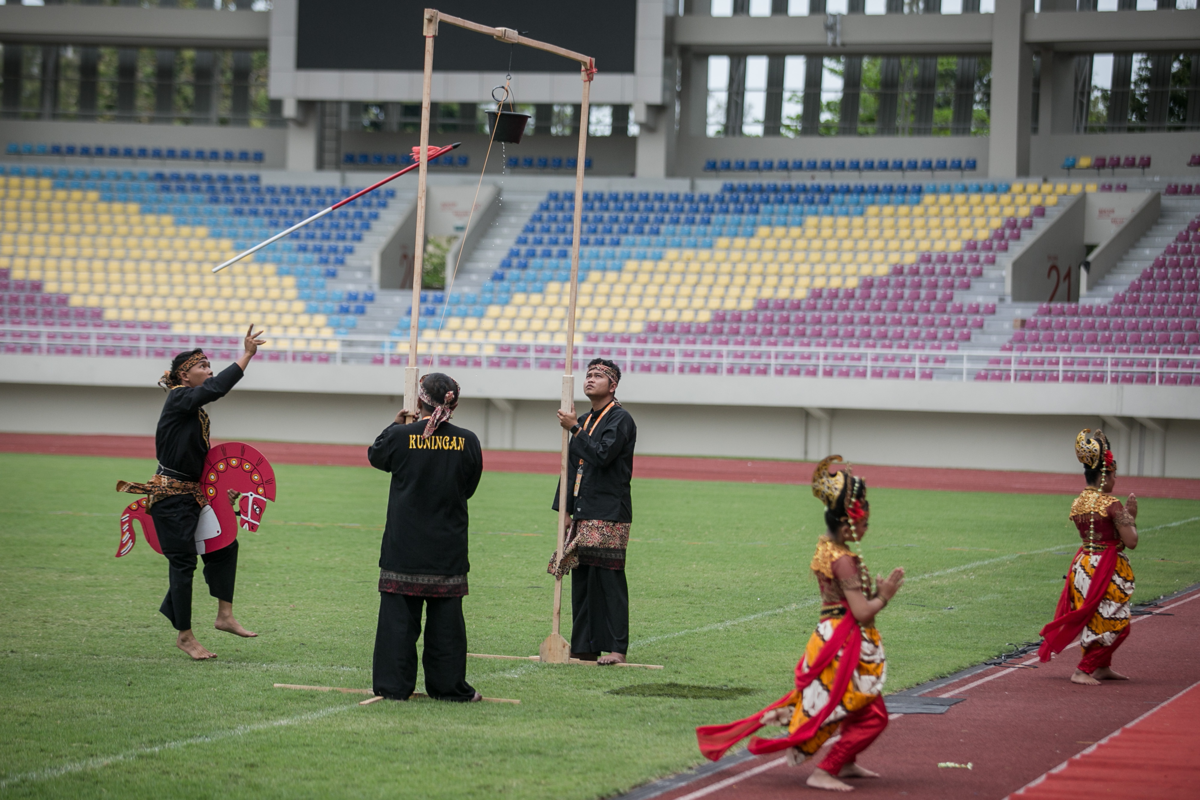 Festival Ciremai di Kuningan Dimulai dengan Muncak Beu