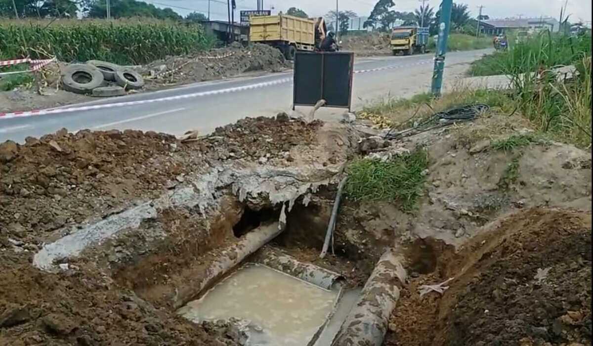 Lokasi pelebaran Jalan Exit Toll Pematangsiantar Sumut yang Buat Pasokan Air Warga Terganggu.
