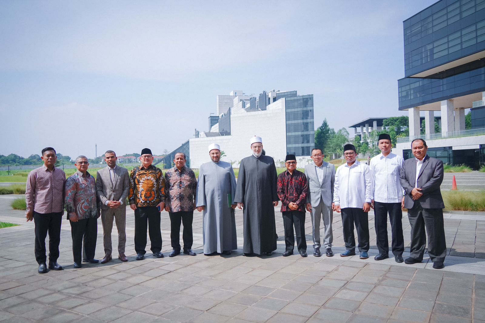 Kunjungan  Profesor Dr. Muhammad adh-Dhuwaini, Wakil Syekh Besar Univesitas Al-Azhar Mesir ke UIII
