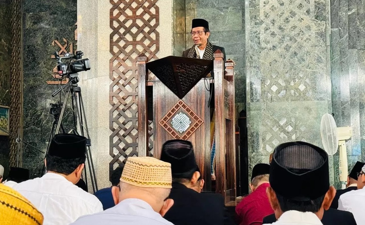 Mantan Menko polhukam Mahfud MD menyoroti pentingnya meneladani kehidupan keluarga Nabi Ibrahim AS sebagai contoh dalam menjalani kehidupan 