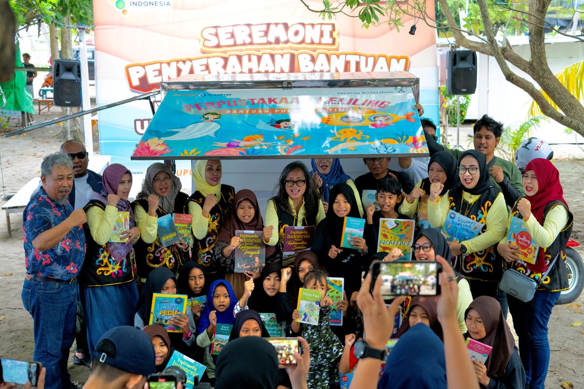 Dorong Literasi Masyarakat dengan Salurkan Perpustakaan Keliling