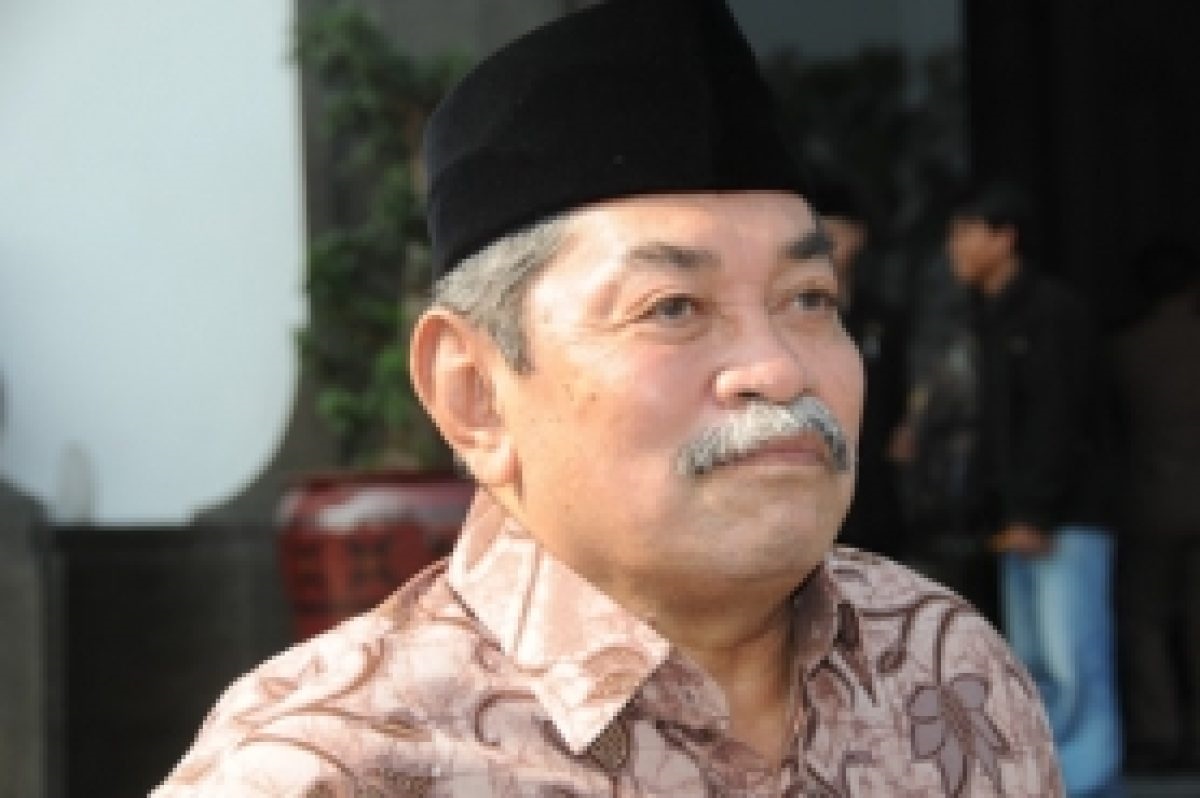 Mantan Gubernur Jawa Barat Raden Nana Nuriana tutup usia pada Kamis (11/7) di Bandung.