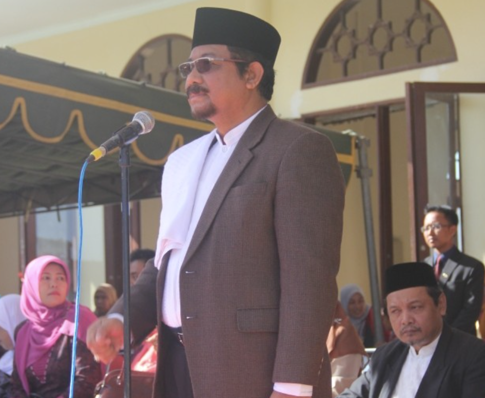 Mantan Bupati Sumbawa Barat yang menjabat dua periode 2005-2010 dan 2010-2015, Lalu Zulkifli Muhadli