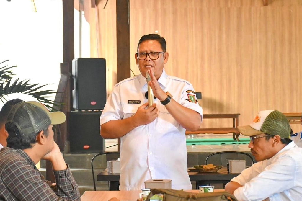 Penjabat Wali Kota Sukabumi Kusmana Hartadji memaparkan kendala pembangunan di wilayahnya. 