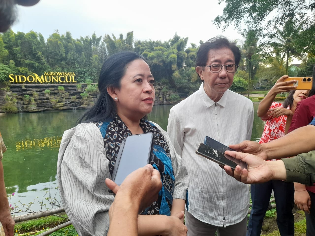 Ketua DPR RI mengunjungi pabrik Sido Muncul di Semarang, Jawa Tengah.