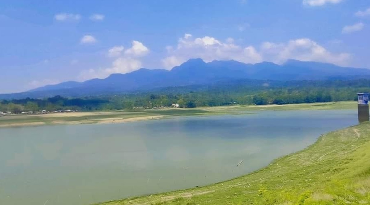Waduk Gembong Pati mulai mengalami penyurutan volume air hingga 2,8 juta meter kubik. 