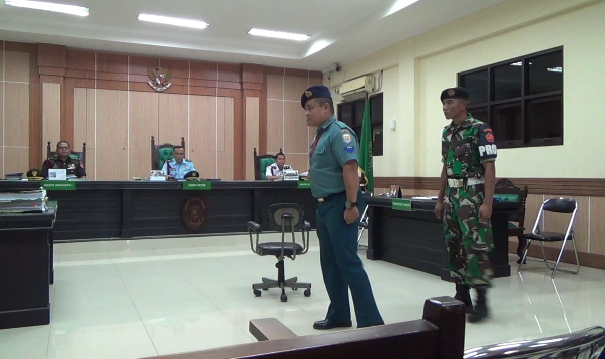 Anggota TNI AL ini dituntut 10 tahun penjara karena nekat memalsukan surat izin cerai.