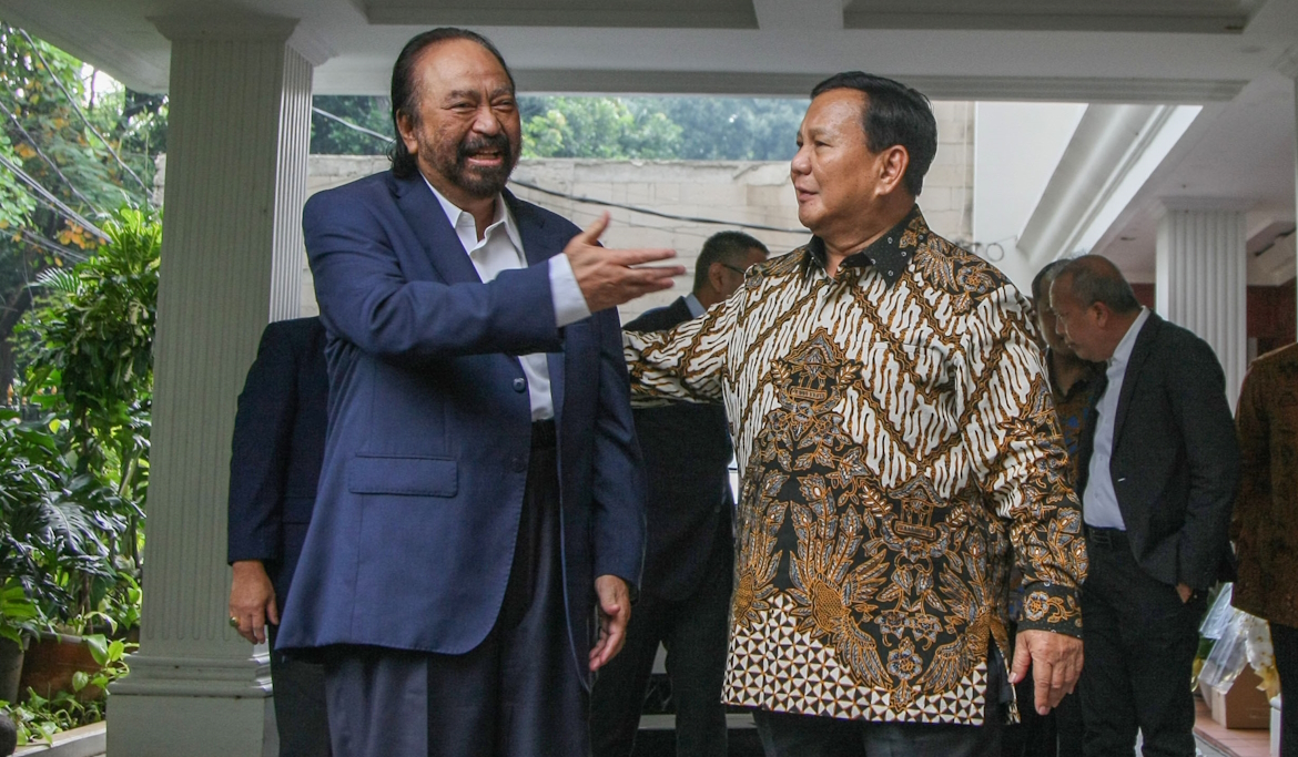 Prabowo Subianto (kanan) dan Surya Paloh 