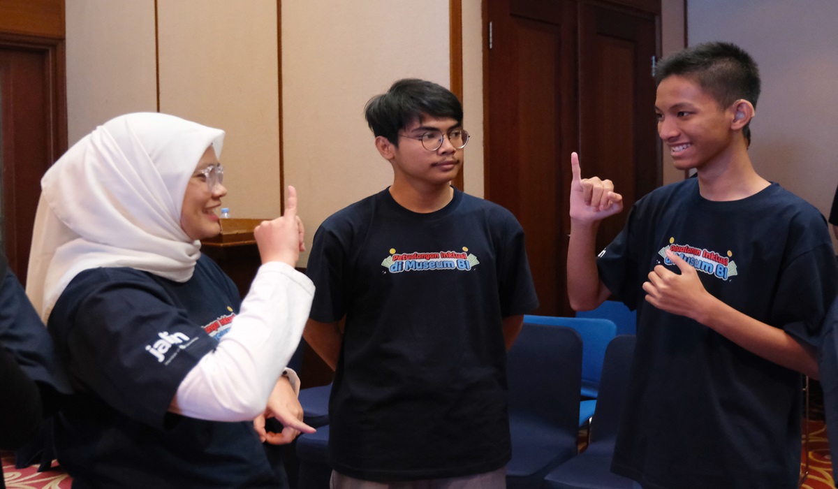 Teman tuli yang ambil bagian dalam acara Petualangan Inklusi di Museum BI.