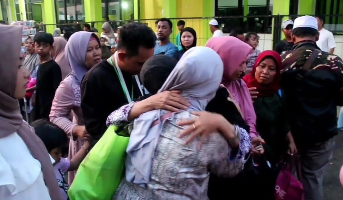 Sambut Jemaah Haji, Menag Minta Maaf dan Doakan Kemabruran