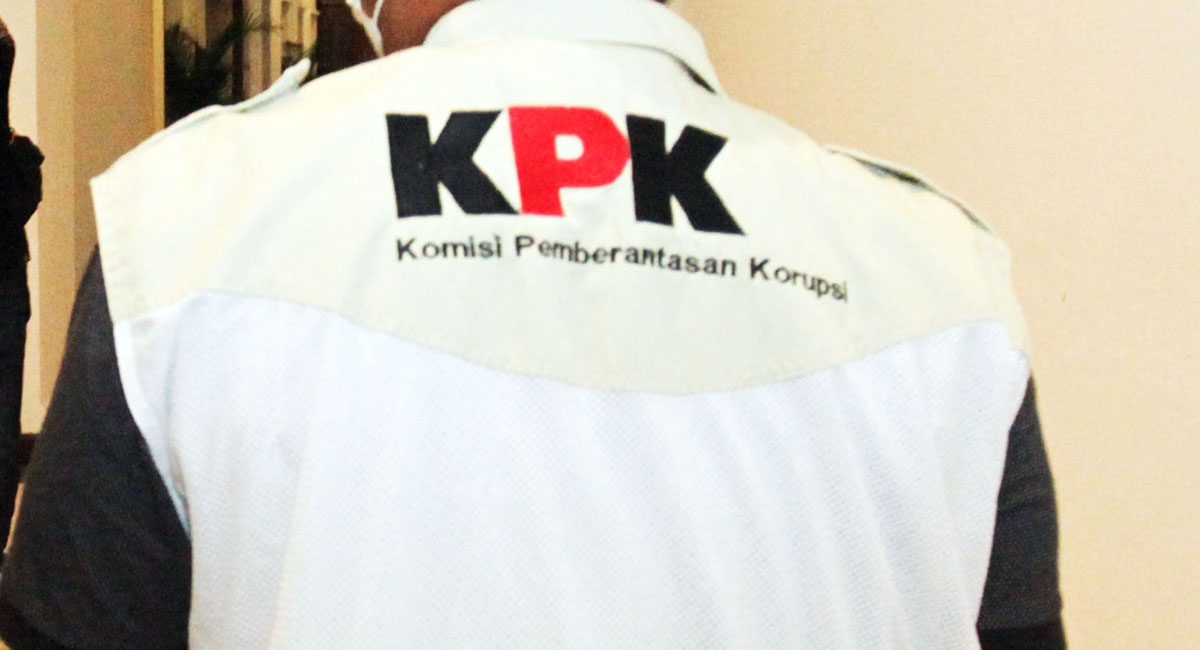 KPK memeriksa eks pegawai Nippon Ketjen, dalam penyelidikan kasus dugaan korupsi pengadaan LNG di PT Pertamina