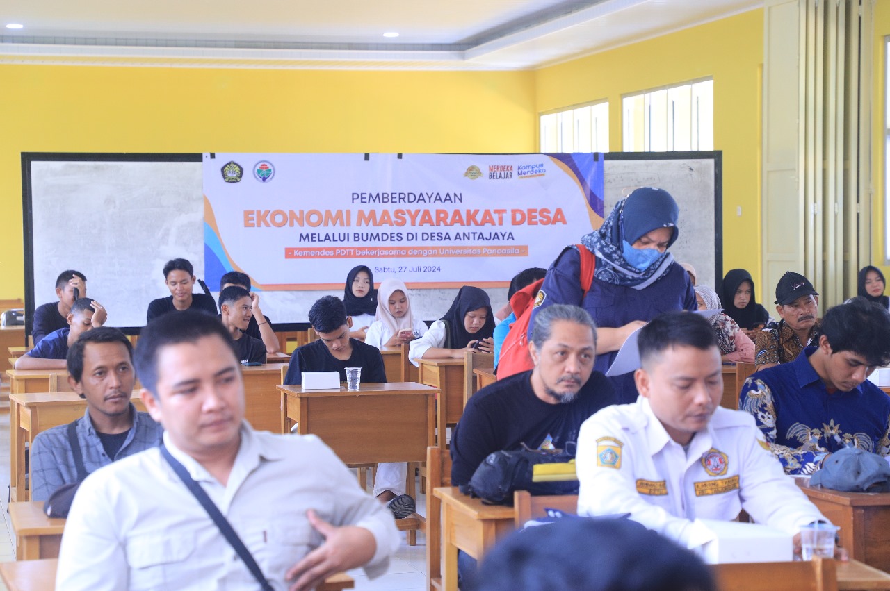 Pemberdayaan ekonomi masyarakat desa melalui BumDes di Desa Antajaya, Bogor.